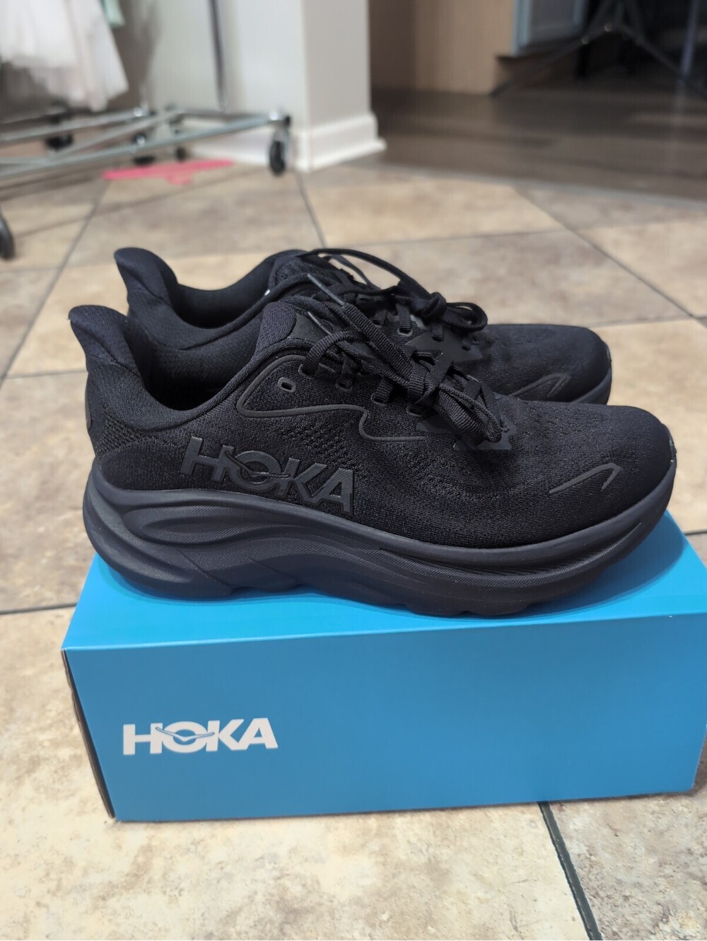 Hoka One One Clifton 10 Black 1162031-BBLC Women's New Size 6 B